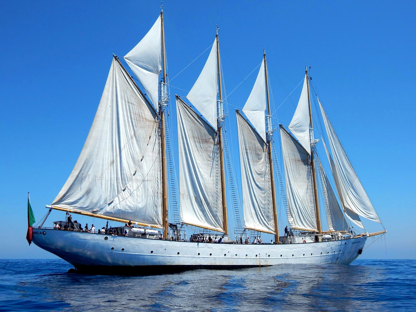 Santa Maria Manuela pod pełnymi żaglami
