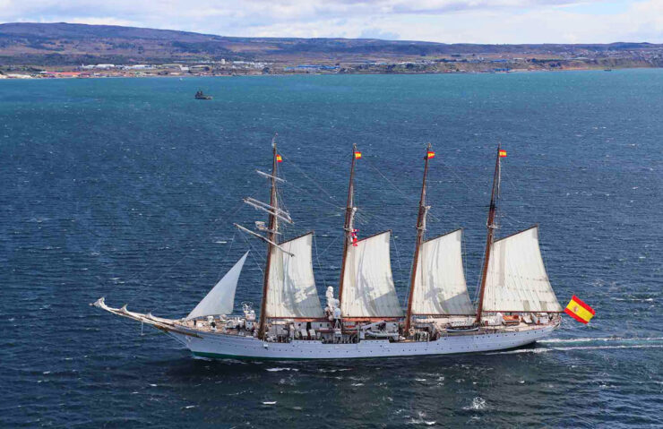 18 października 2020 roku. Juan Sebastian de Elcano na wodach Cieśniny Magelllana podczas uroczystości 500-lecia jej odkrycia