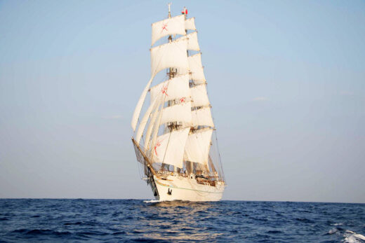 Fregata Shabab Oman II
