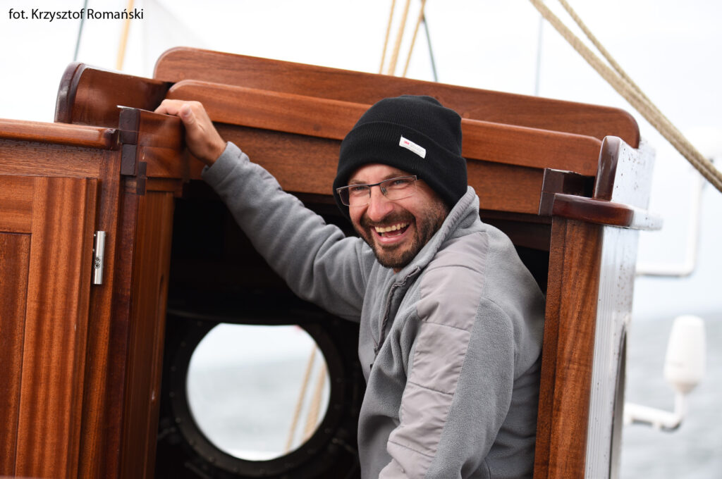 Kapitan Michał Bielski po zwycięstwie w drugim etapie regat The Tall Ships Races 2024