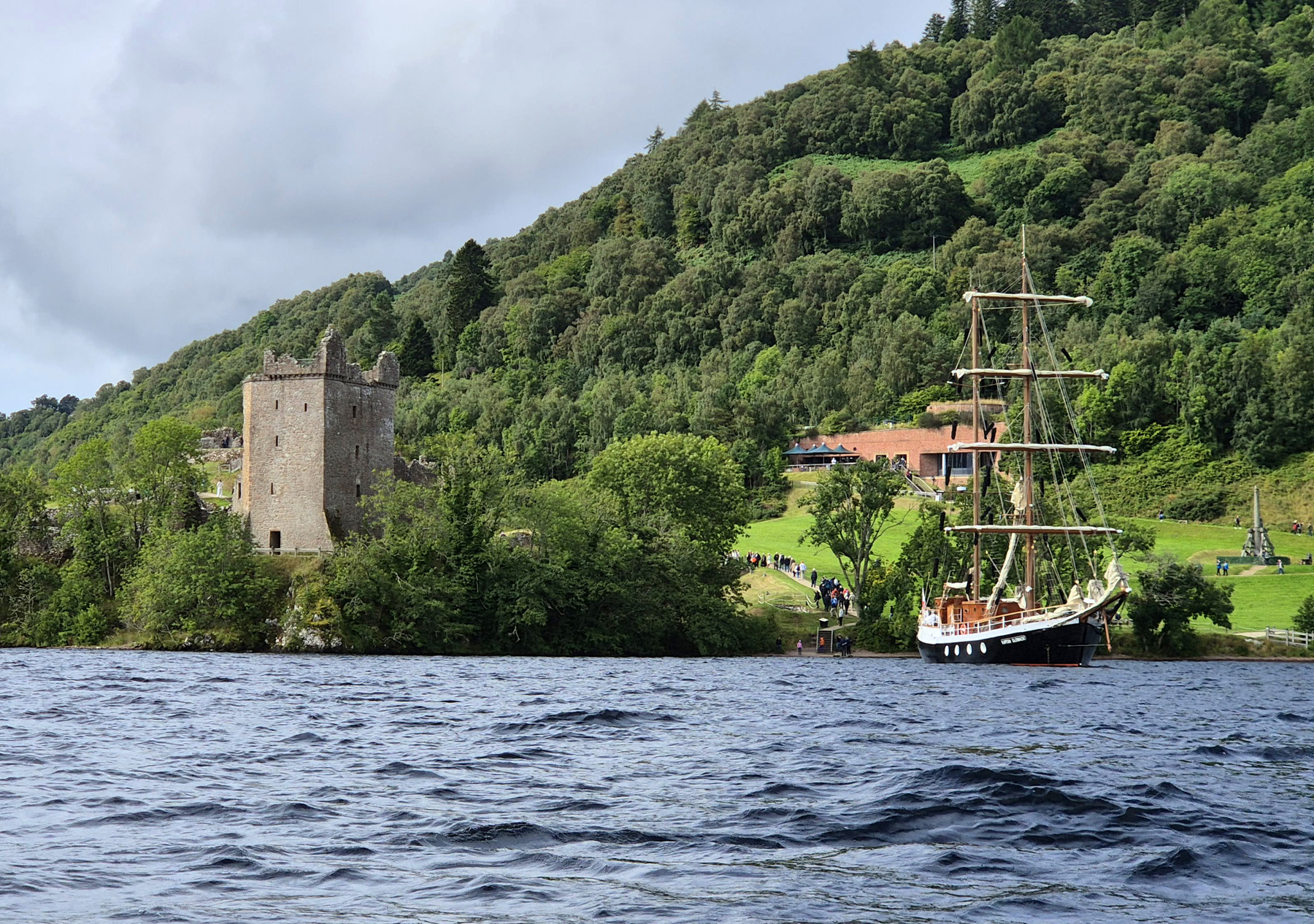 Kapitan Głowacki na Loch Ness / fot. Jakub Grubba